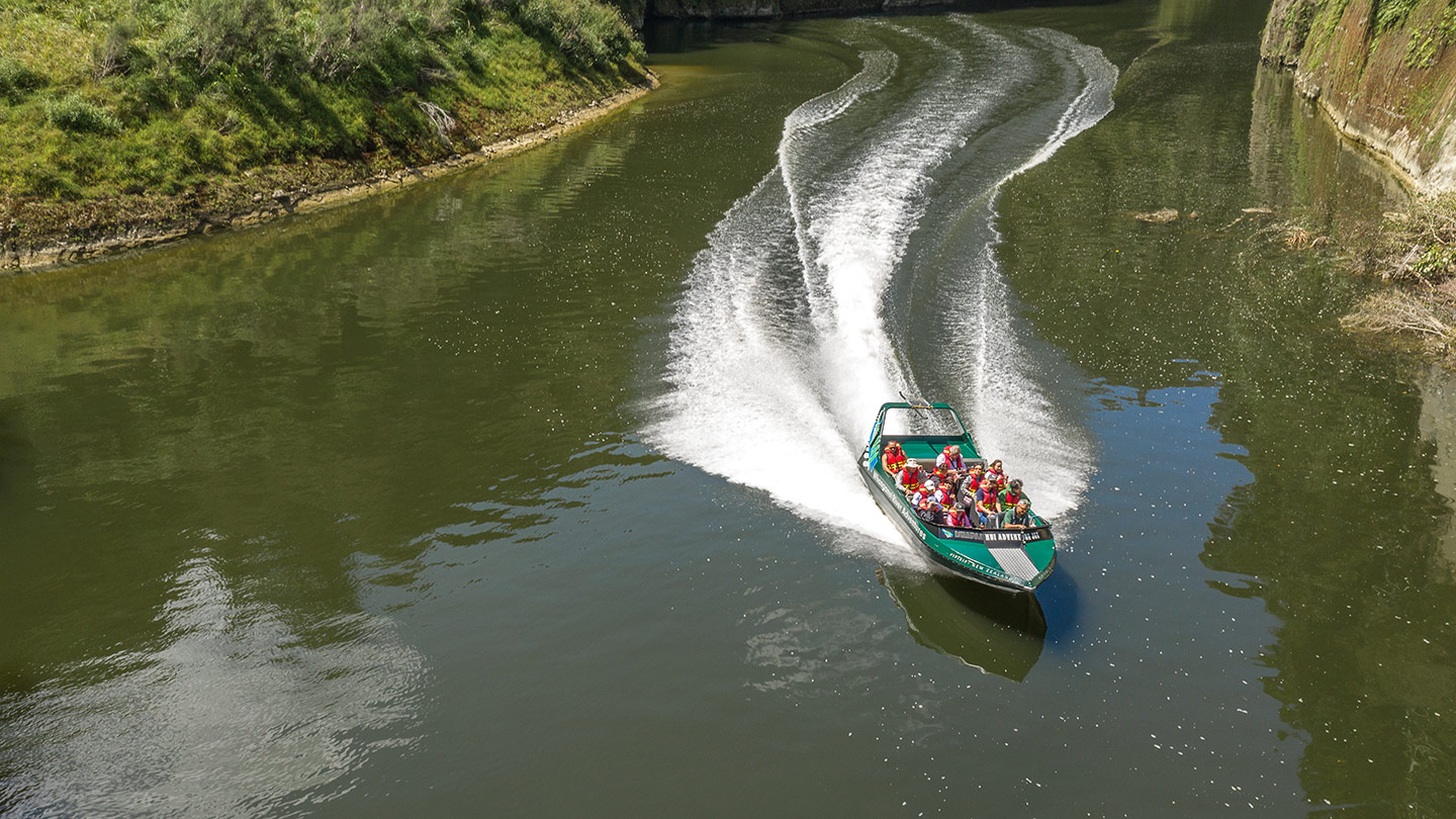 The Overnighter Tour - Whanganui River Adventures